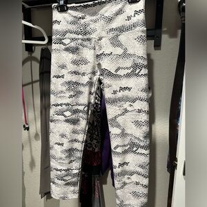 3/4 leggings, exercise, workout.